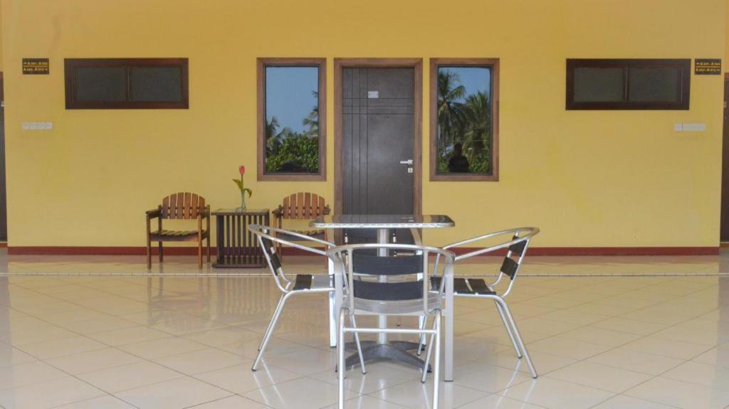 Uni Beach Hotel Pangandaran Ngoại thất bức ảnh