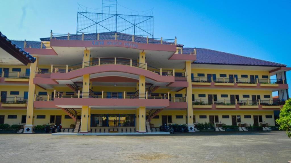 Uni Beach Hotel Pangandaran Ngoại thất bức ảnh